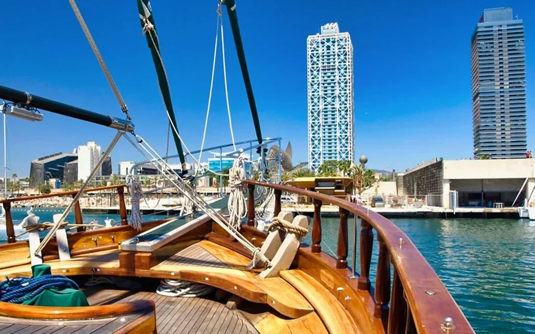 Helicopter Flight, Walking Tour, & Boat Cruise in Barcelona Image 8