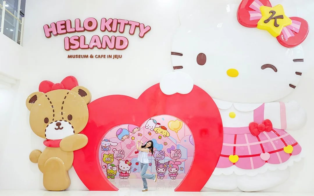 Hello Kitty Island Tickets Image 3