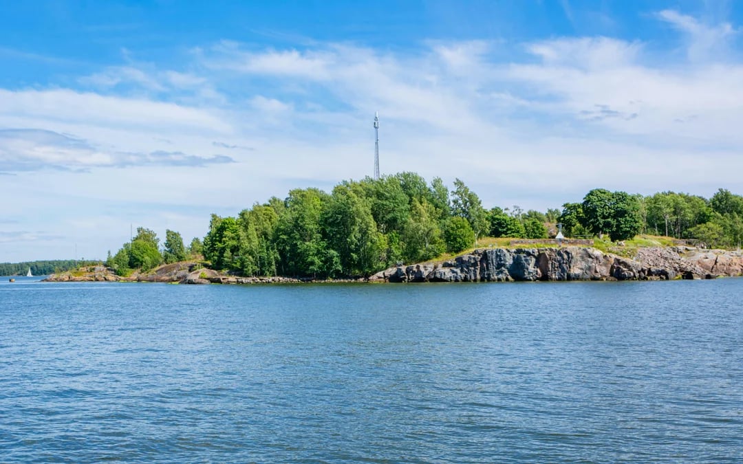 Helsinki City and Outer Islands Guided RIB Boat Tour Image 8