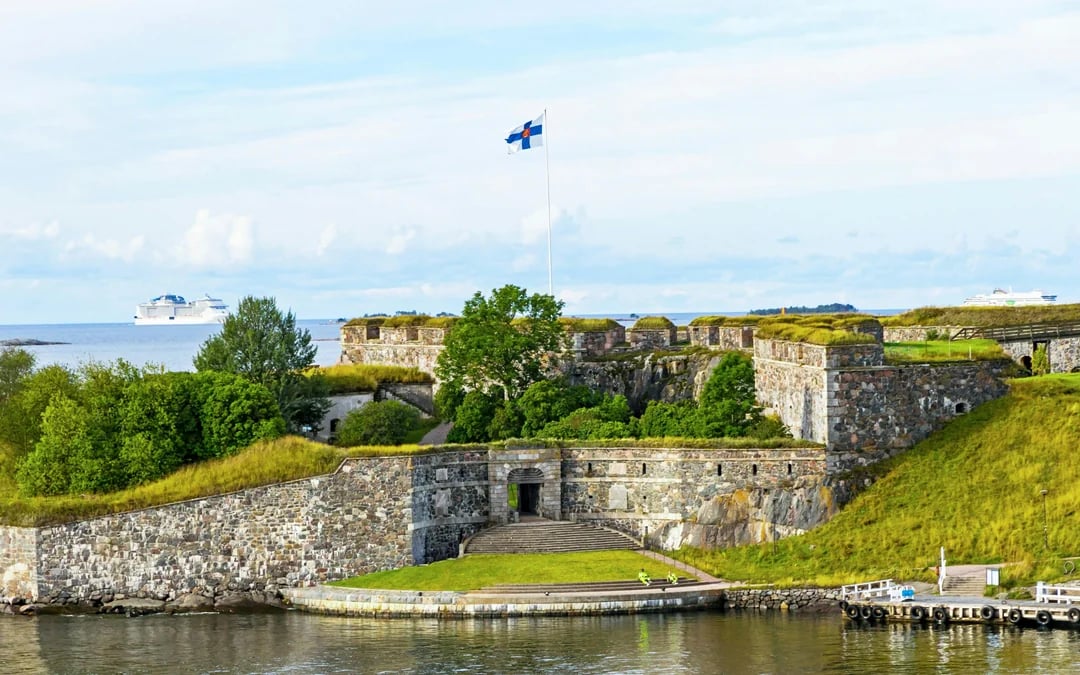 Helsinki City and Outer Islands Guided RIB Boat Tour Image 9