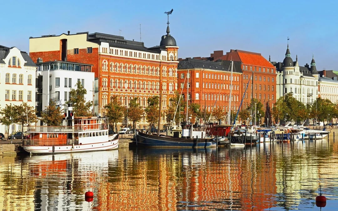 Helsinki Under-the-Bridges Sightseeing Cruise with Audio Guide Image 6