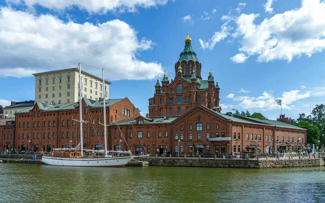 Helsinki Under-the-Bridges Sightseeing Cruise with Audio Guide Image 8