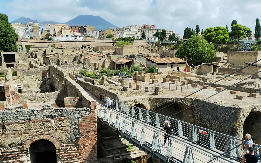 Herculaneum Priority-Entry Guided Tour with an Archaeologist Image 2