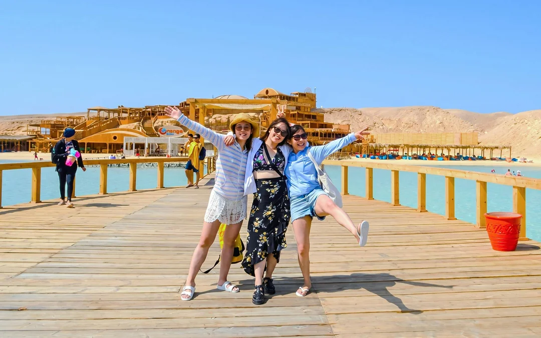 High-Speed Sea Taxi Tour to Orange Bay or Magawish with Round-Trip Hotel Transfers Image 1