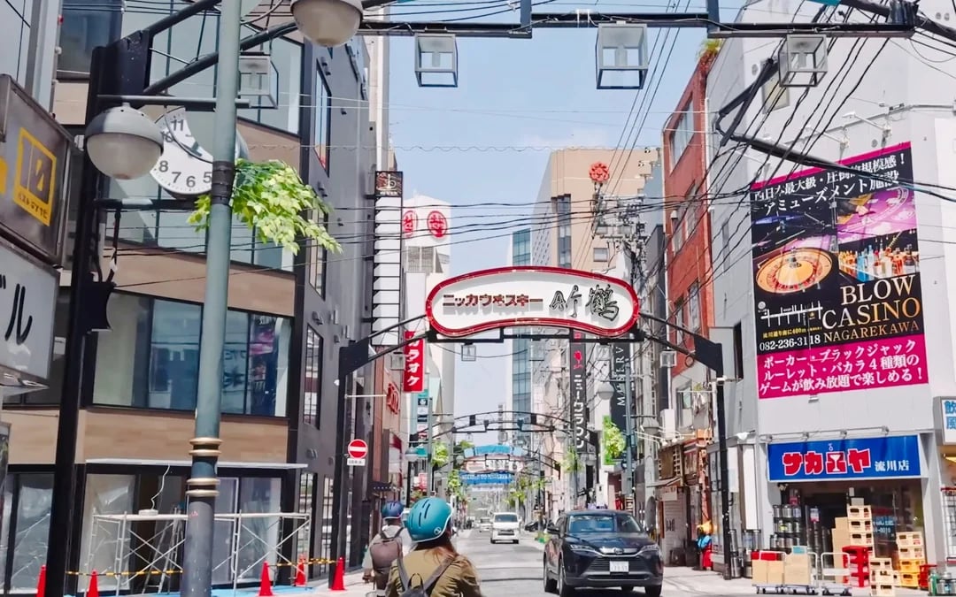Hiroshima Guided Bike Tour with Okonomiyaki Dinner Image 11