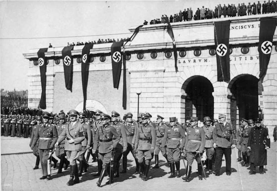 Historical tour of Vienna during National Socialism