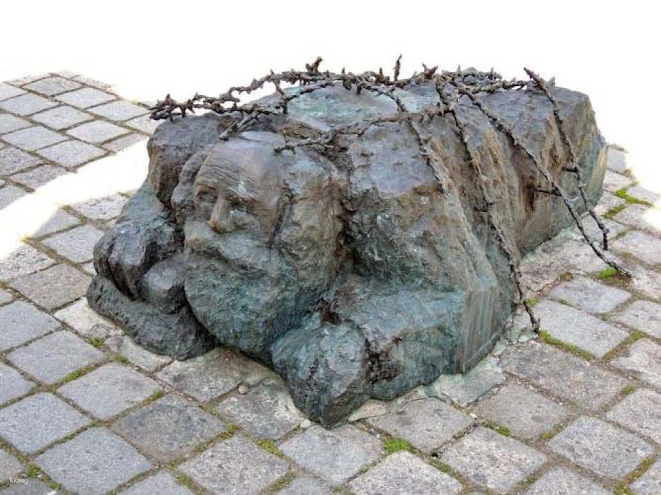 Historical tour of Vienna during National Socialism
