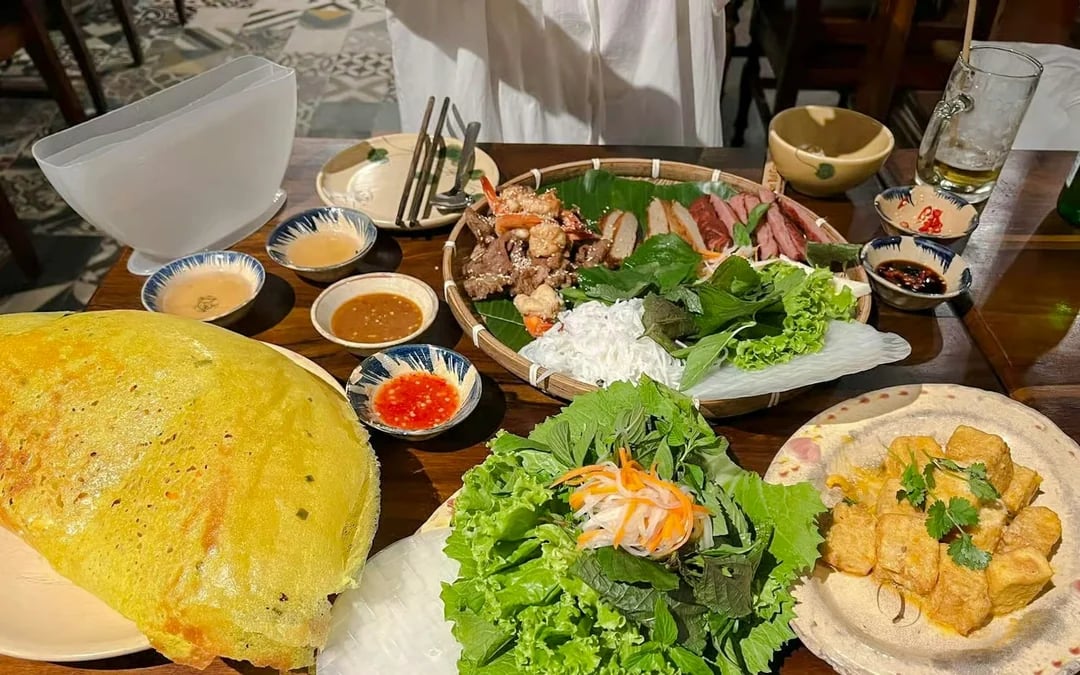 Ho Chi Minh City Thao Dien Food Walking Tour with Metro Ticket Image 4
