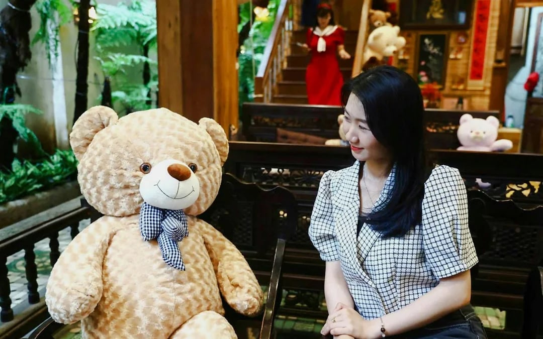 Ho Chi Minh City Walking Tour with Teddy Bear Café Drink and Monet Digital Art Exhibition Ticket Image 4