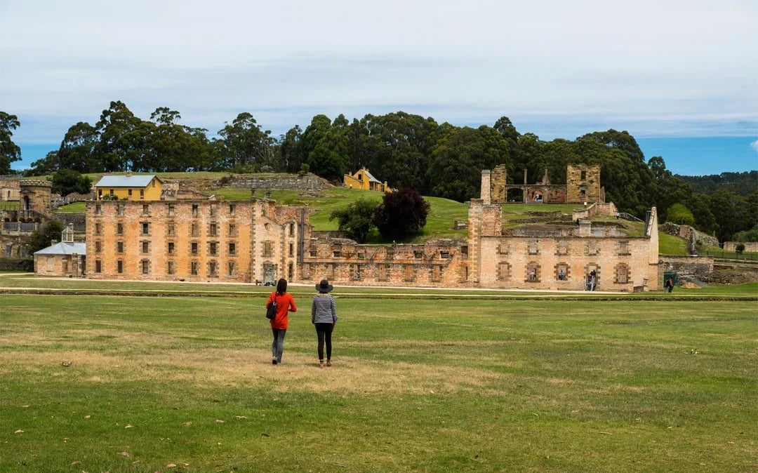 Hobart to Port Arthur Bus Service with Port Arthur Historic Site Image 2