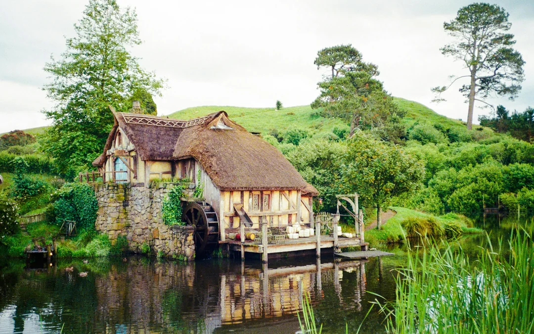 Hobbiton™ Movie Set 2.5hr Guided Walking Tour Image 5
