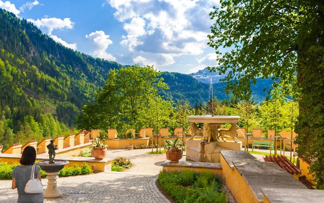 Hohenschwangau Castle Skip-the-Line Tickets with Audio Guide Image 3