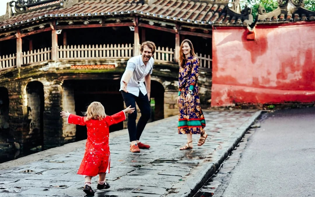Hoi An Ancient Town Private Photoshoot and Guided Walking Tour Image 6