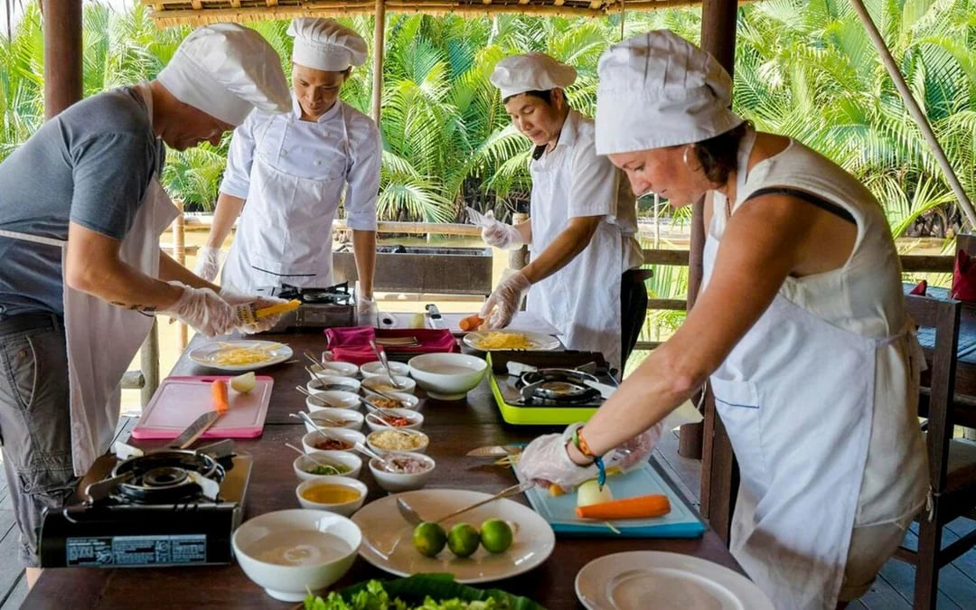 Hoi An Cooking Class with Tra Que Vegetable Village Visit Image 1