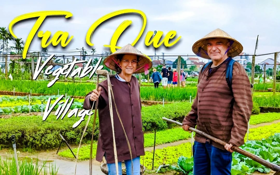 Hoi An Countryside Bicycle Tour with Tra Que Vegetable Village Farming Experience and Lunch Image 4
