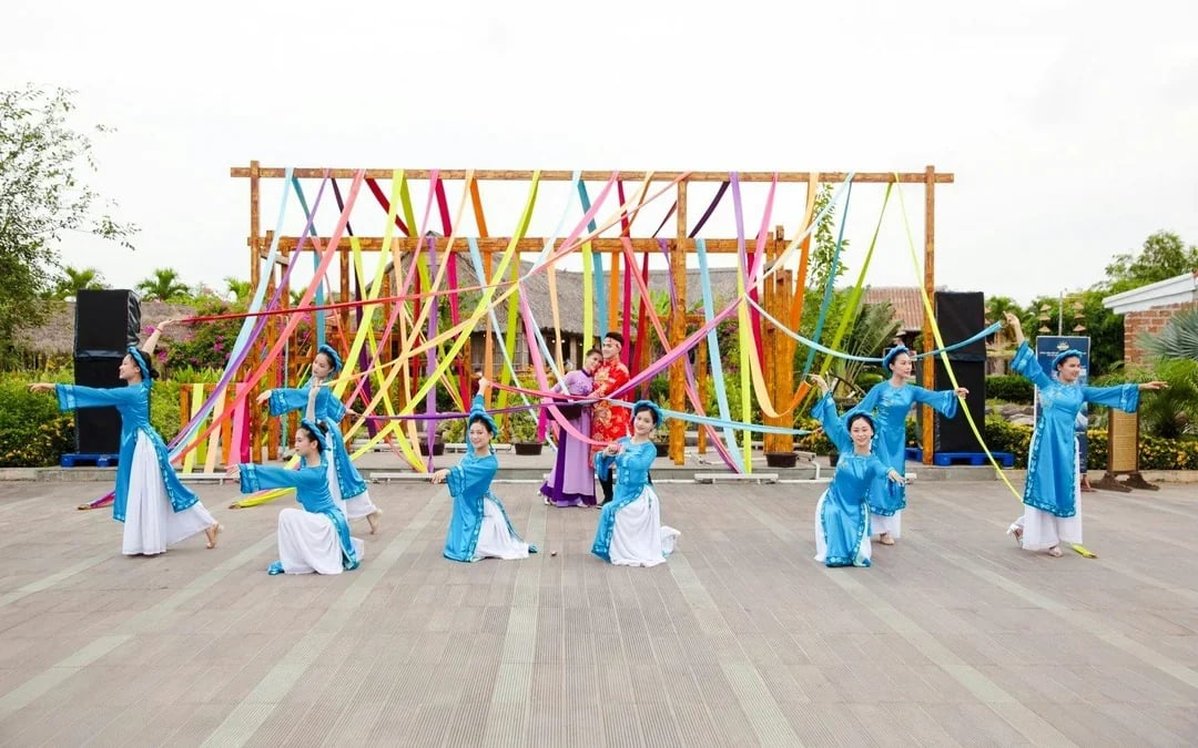 Hoi An Memories Show with Round-Trip Transfers from Da Nang Image 6