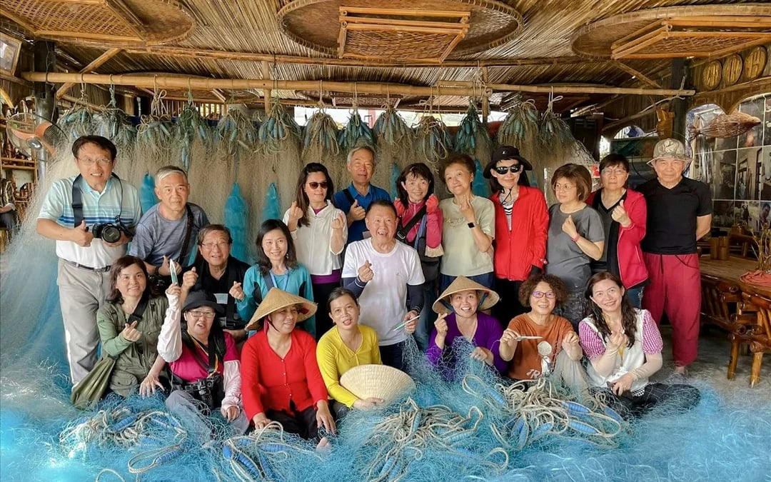 Hoi An Private Tra Nhieu Village Cycling Tour with Basket Boat Ride, Noodle-Making and Lunch Image 10