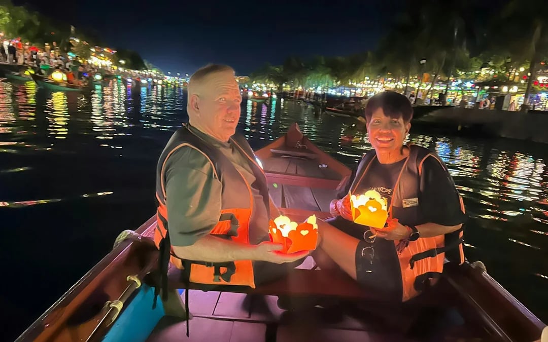 Hoi An Small-Group Food Walking Tour with Paper Lantern Release and Hoai River Boat Ride Image 4