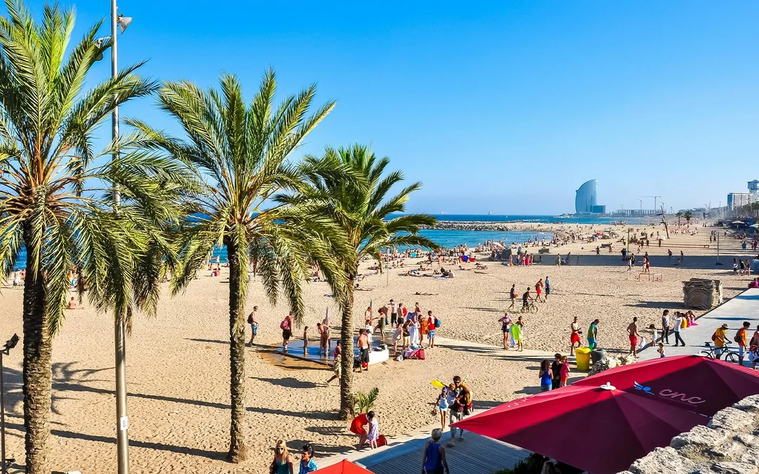 Hola Barcelona 4-Day Travel Card Image 8