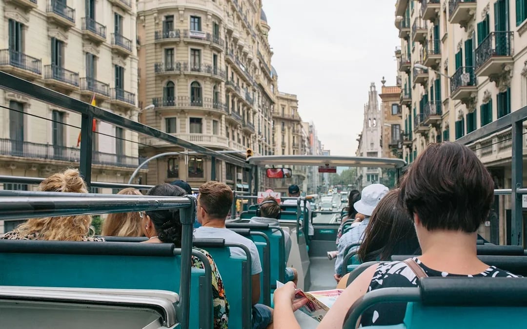 Hola Barcelona Travel Card: Unlimited Public Transportation Image 3