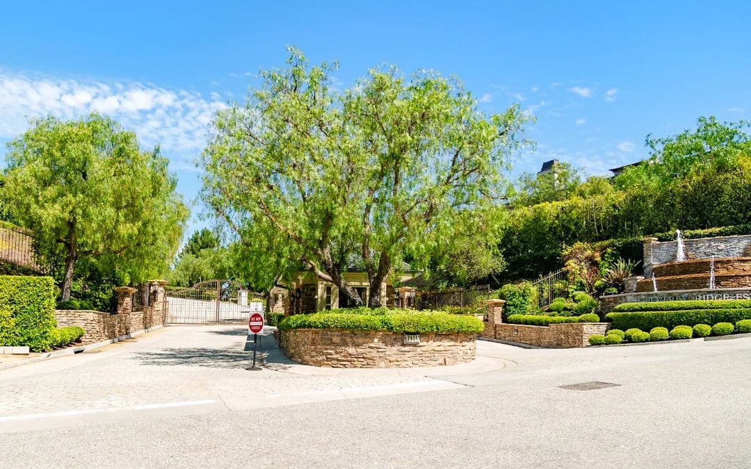 Hollywood Sightseeing & Celebrity Homes Tour Image 6