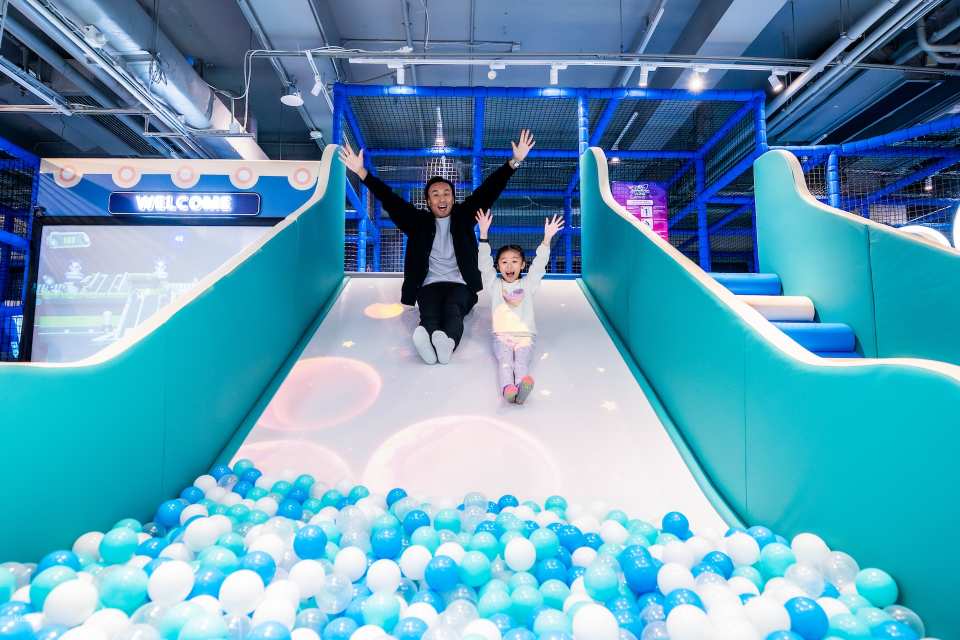 Hong Kong's First AI-Powered Mixed Reality Indoor Children's Playground: Ganarova 90-Minute Admission (1 Adult + 1 Child) | Complimentary Non-slip Socks for Kids