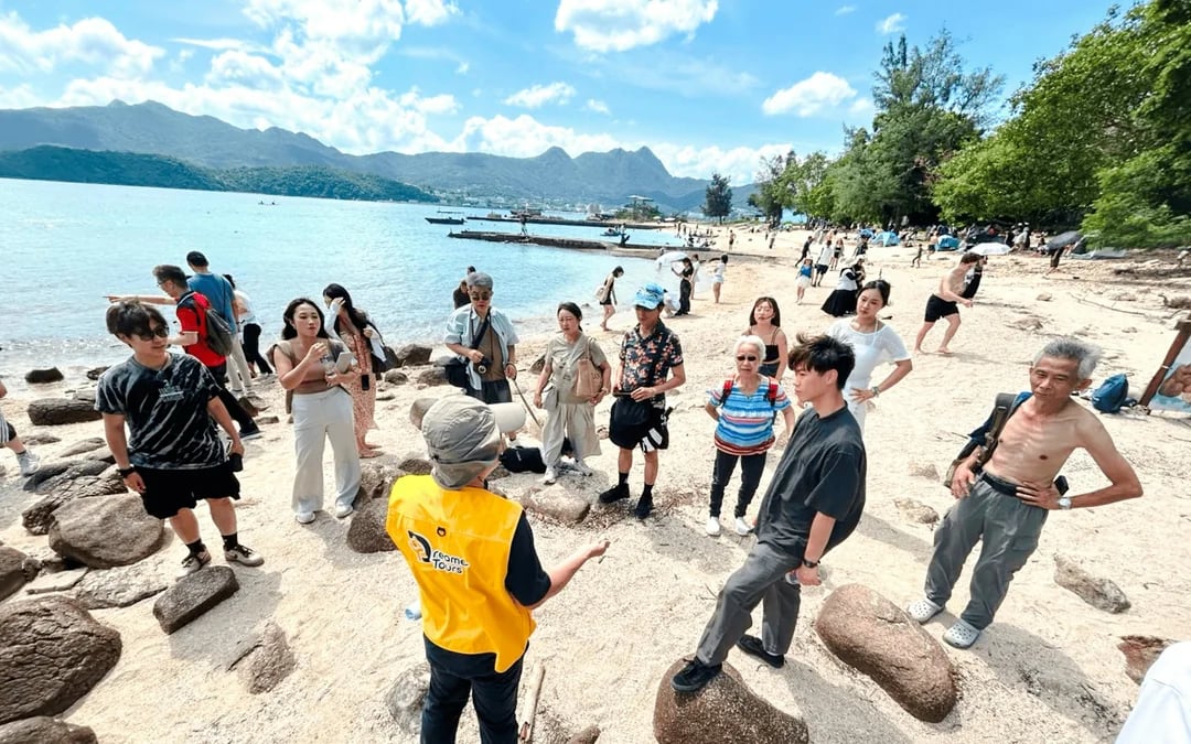 Hong Kong Sai Kung Island-Hopping Yacht Cruise to Yim Tin Tsai With Hakka Snack Tasting Image 1