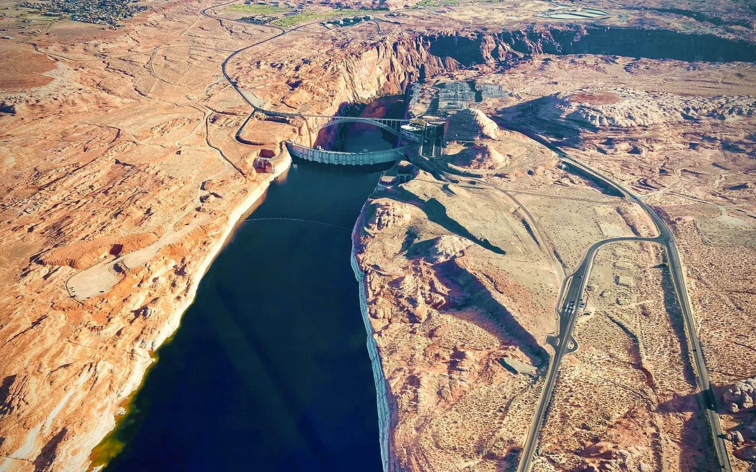 Horseshoe Bend & Glen Canyon Dam Helicopter Tour Image 4