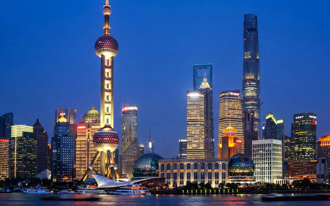 Huangpu River Cruise + City Sightseeing Bus 1-Day Pass Image 3