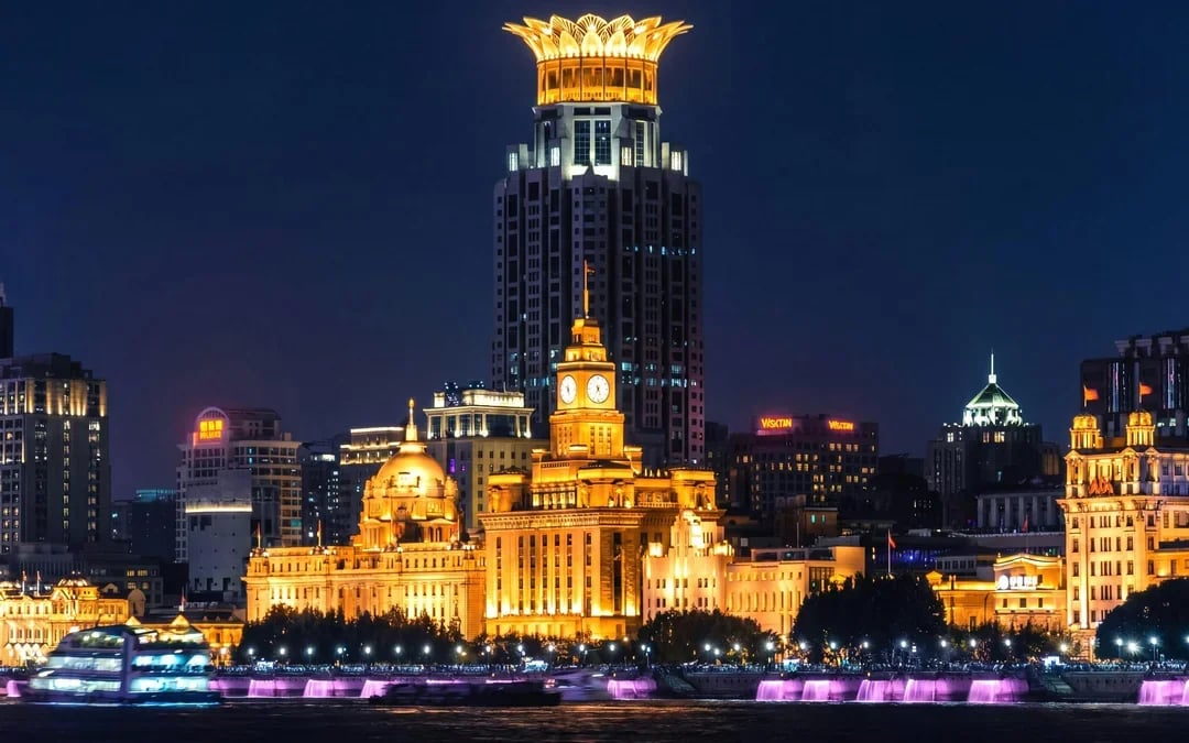 Huangpu River Cruise + City Sightseeing Bus 1-Day Pass Image 6