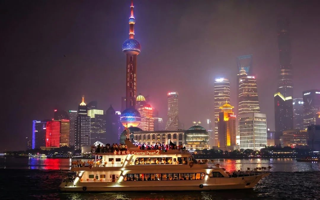 Huangpu River Sightseeing Cruise Image 6