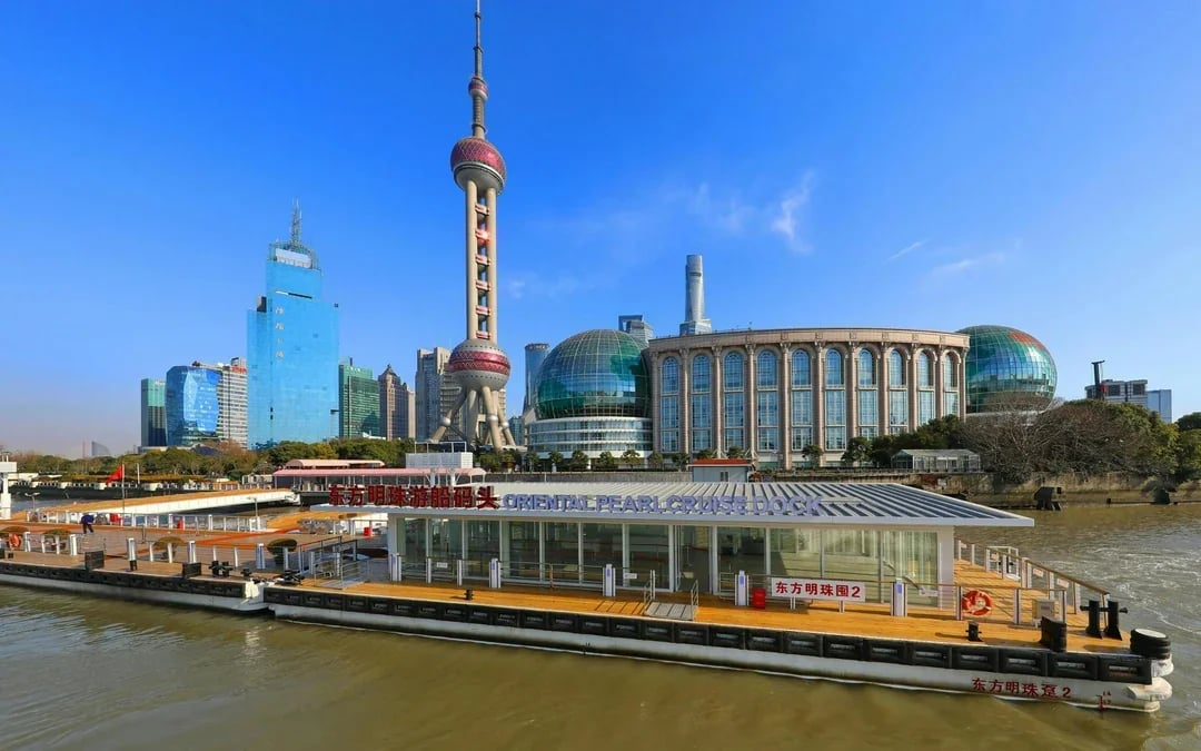 Huangpu River Sightseeing Cruise Image 8