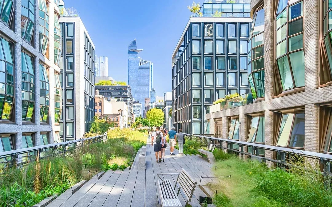 Hudson Yards Guided Walking Tour with Edge Observation Deck Tickets Image 7