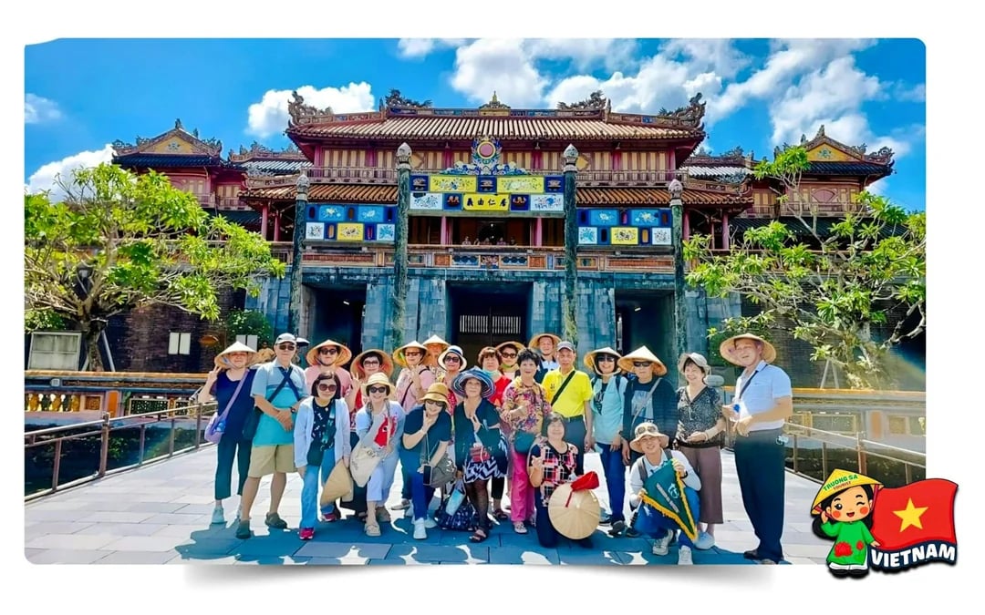 Hue Citadel and Hai Van Pass Small-Group Day Trip with Lunch Image 7