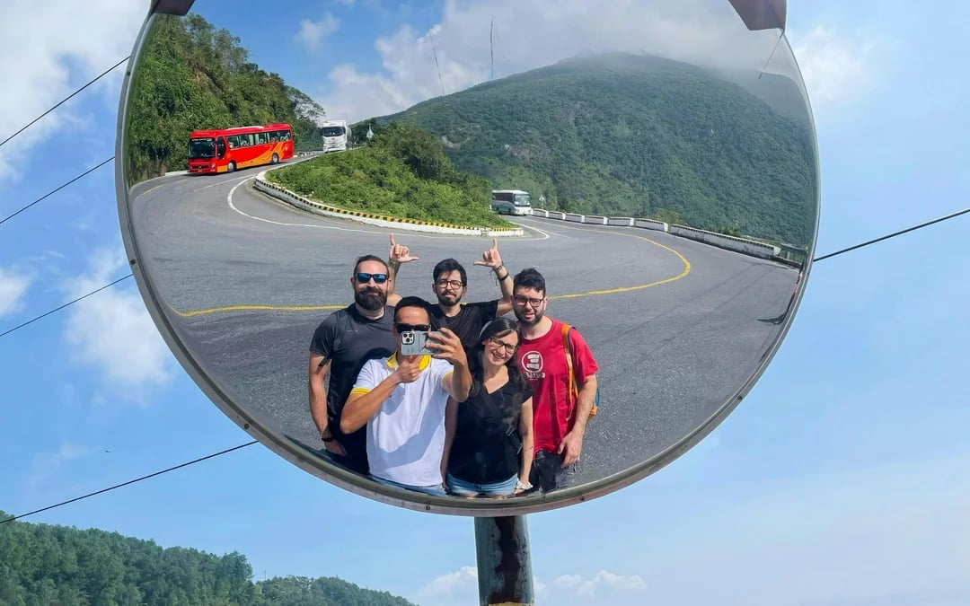 Hue ↔ Da Nang/Hoi An Private Car Transfer via Hai Van Pass and Marble Mountain Image 2