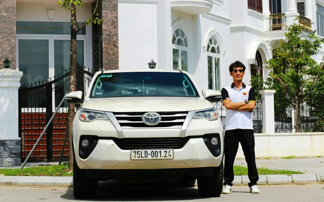 Hue ↔ Da Nang/Hoi An Private Car Transfer via Hai Van Pass and Marble Mountain Image 6