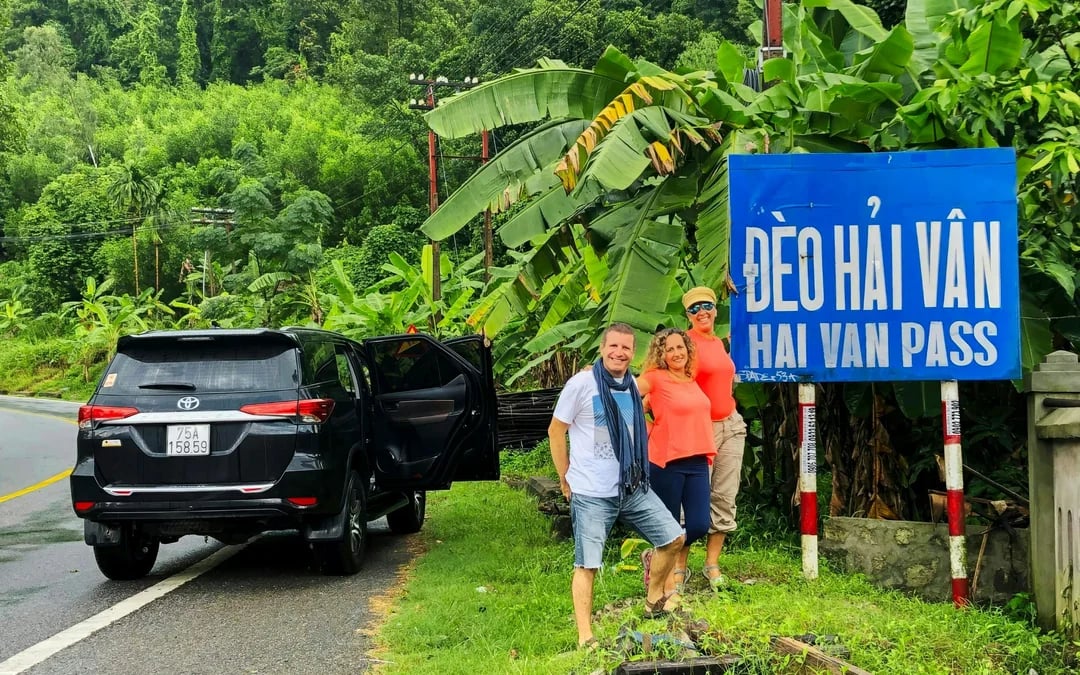 Hue ↔ Da Nang/Hoi An Private Car Transfer via Hai Van Pass and Marble Mountain Image 7