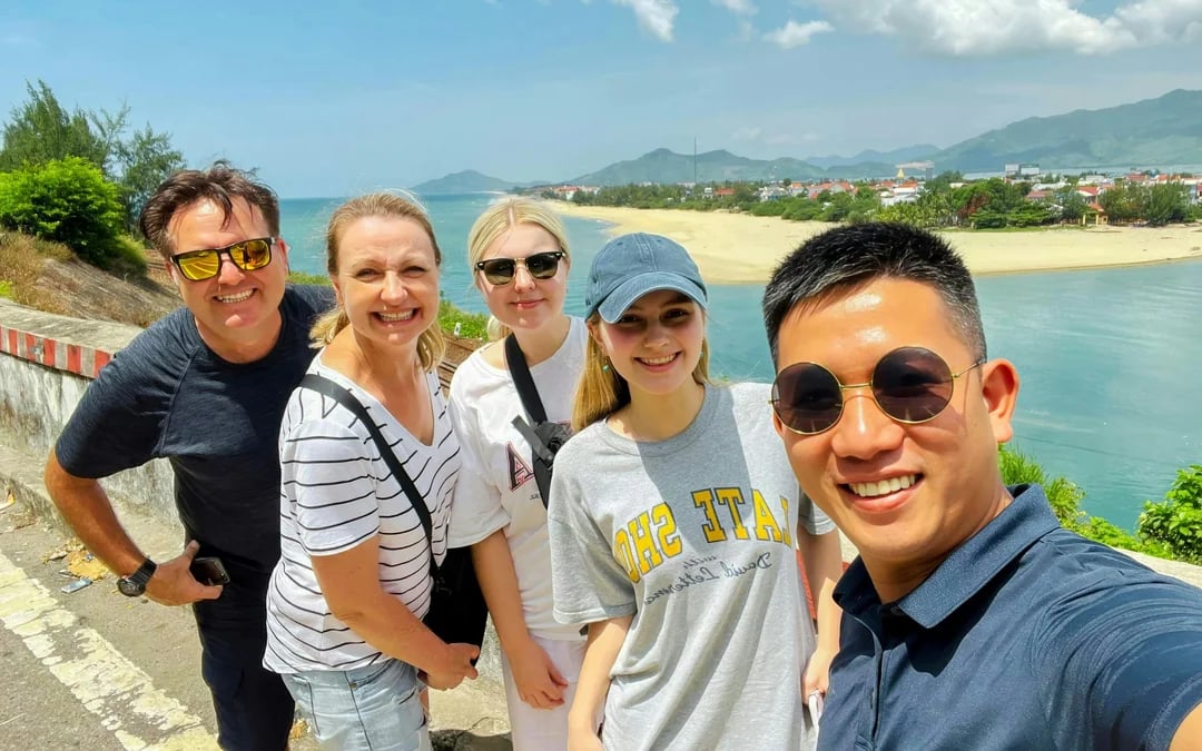 Hue ↔ Da Nang/Hoi An Private Car Transfer via Hai Van Pass and Marble Mountain Image 8