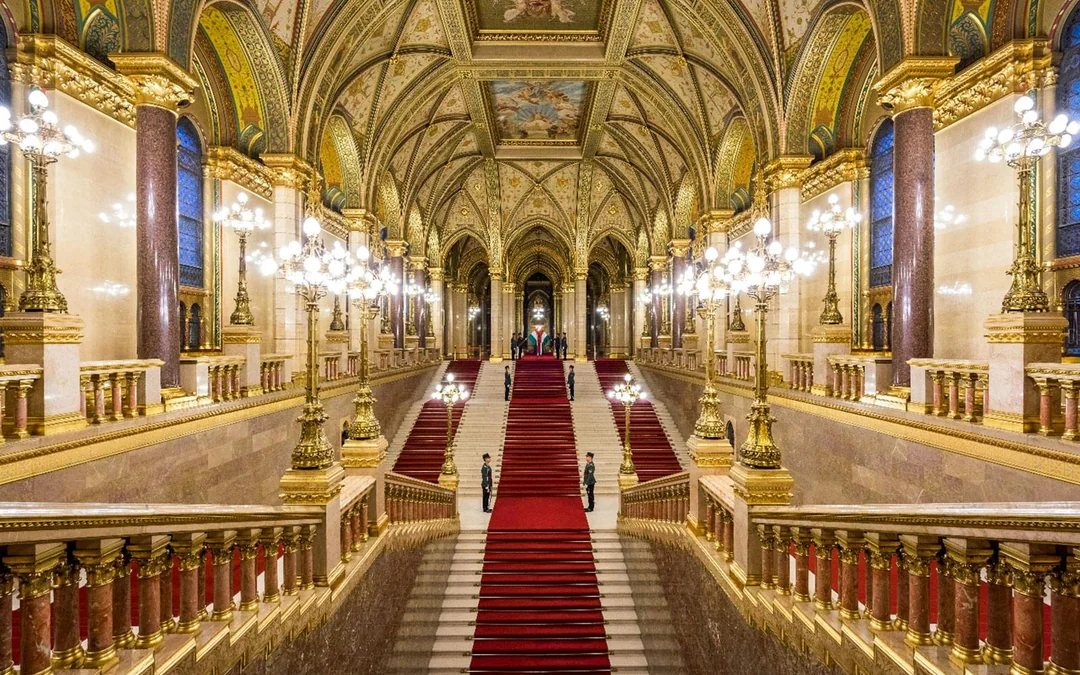 Hungarian Parliament Audio Guided Tour Image 2