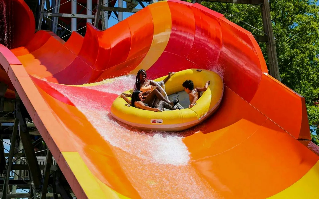 Hurricane Harbor New Jersey One Day Ticket Image 6