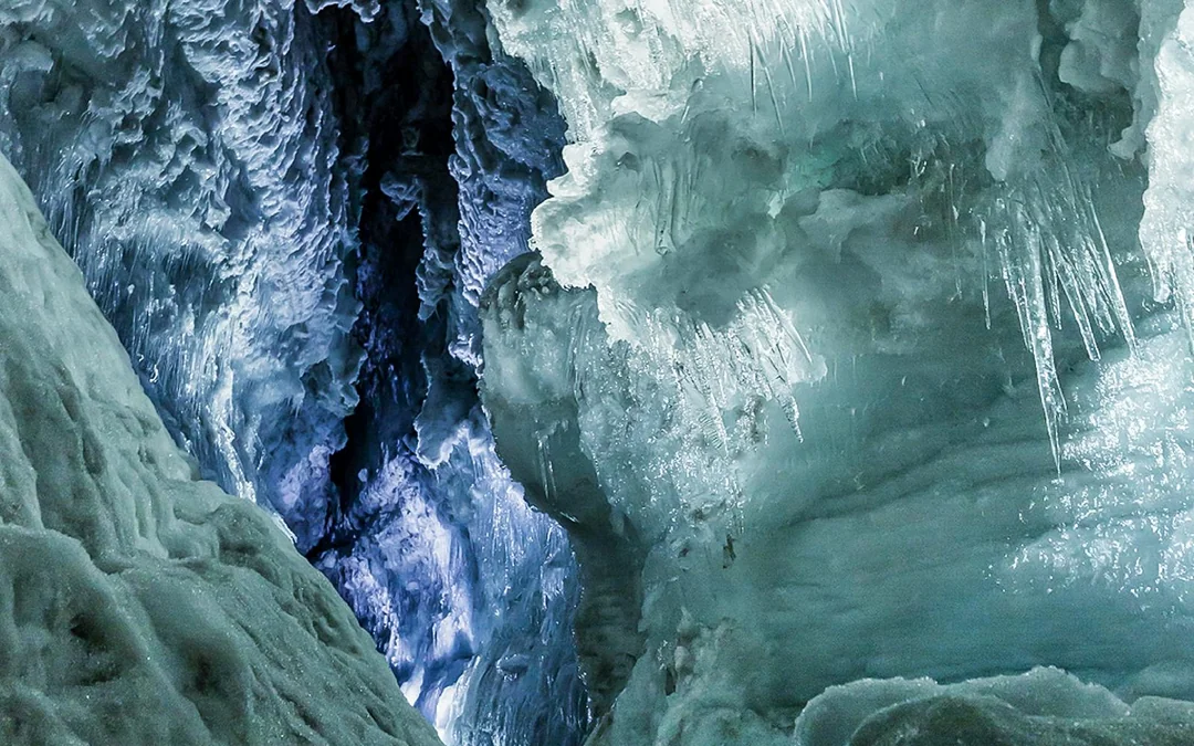 Husafell: Langjokull Ice Cave Tour
 Image 3