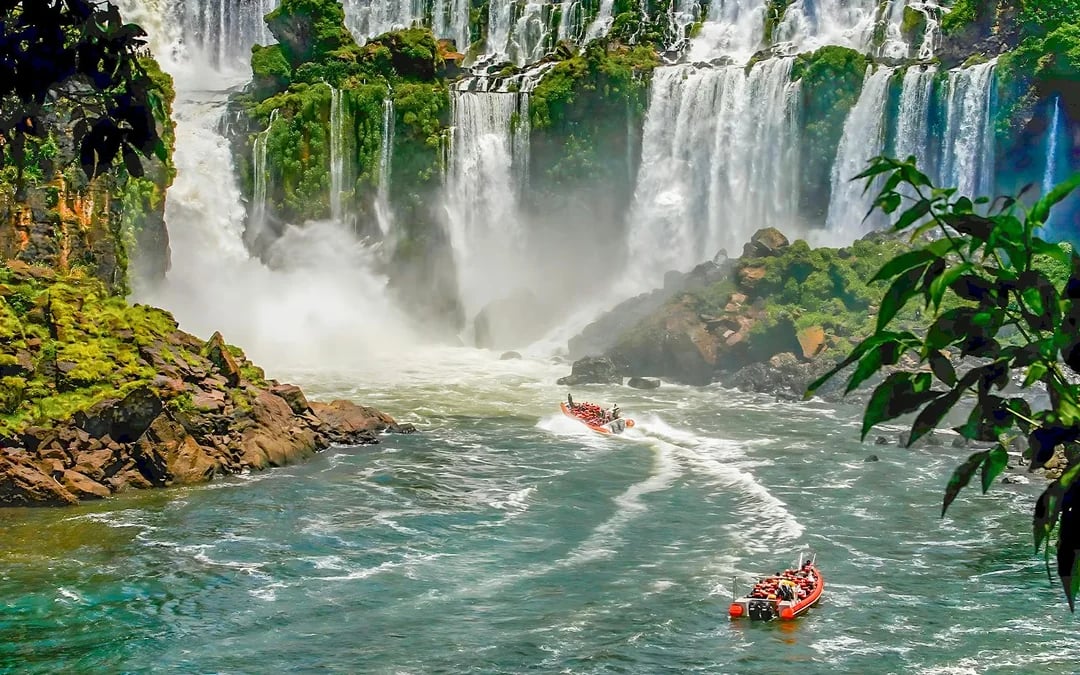 Iguaçu Falls Brazilian Side Tour with Macuco Safari Boat Ride Image 1