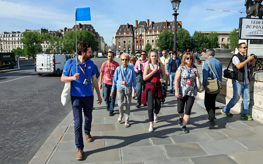 Île de la Cité Guided Tour with Sainte-Chapelle Tickets Image 1