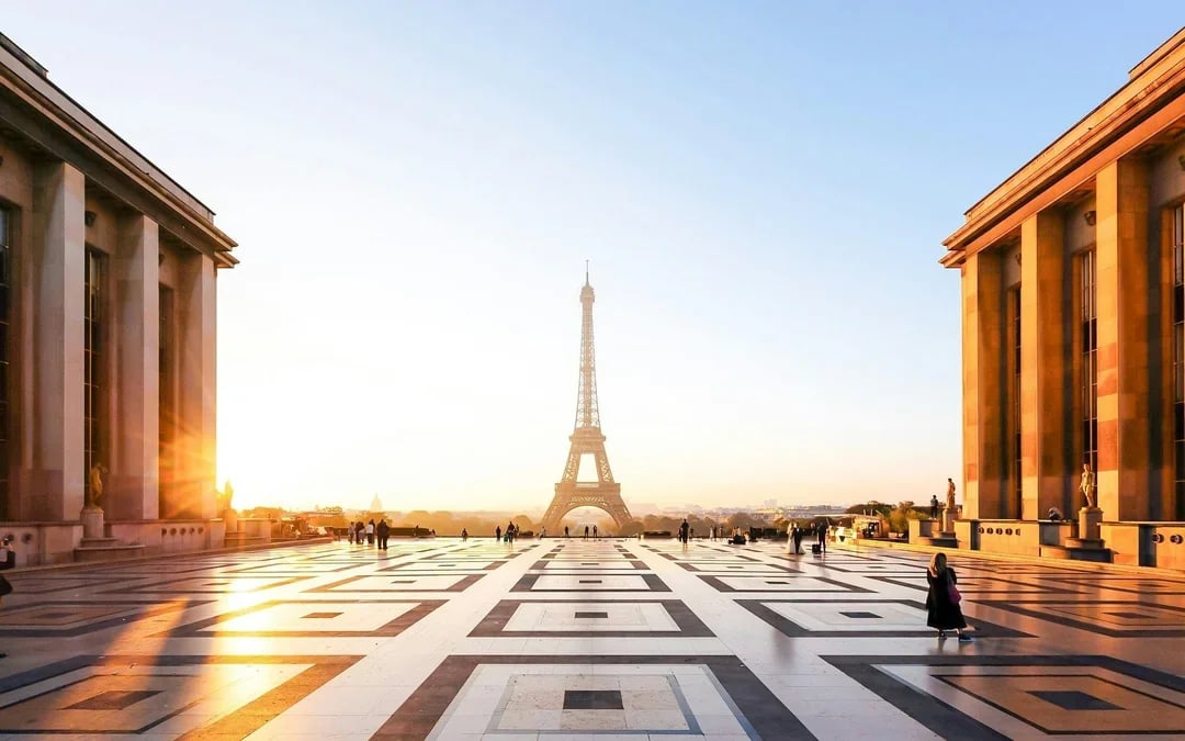 Illumination Tour of Paris and Eiffel Tower Summit (Reserved Access) Image 7
