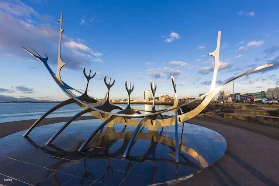 In-App Self-Guided Walking Tour to Discover Reykjavik