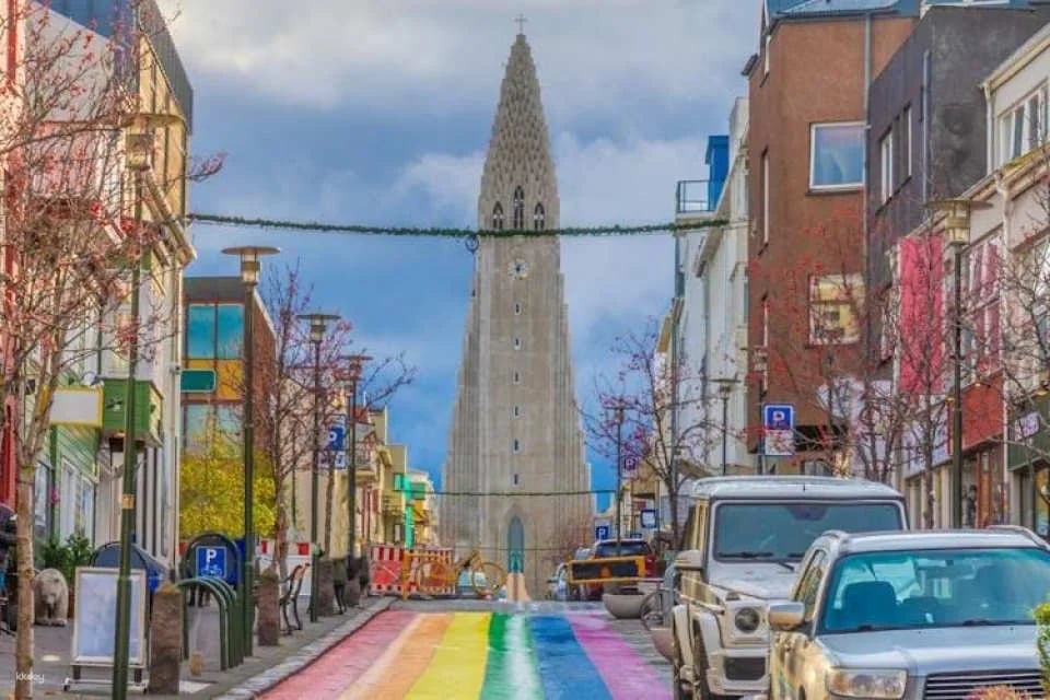 In-App Self-Guided Walking Tour to Discover Reykjavik