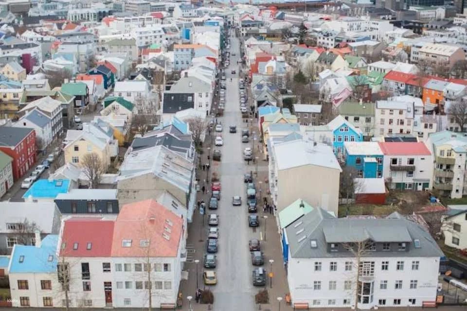 In-App Self-Guided Walking Tour to Discover Reykjavik