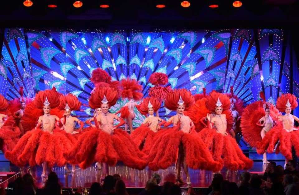 Interactive bus tour of Paris and dinner-show at the Moulin Rouge