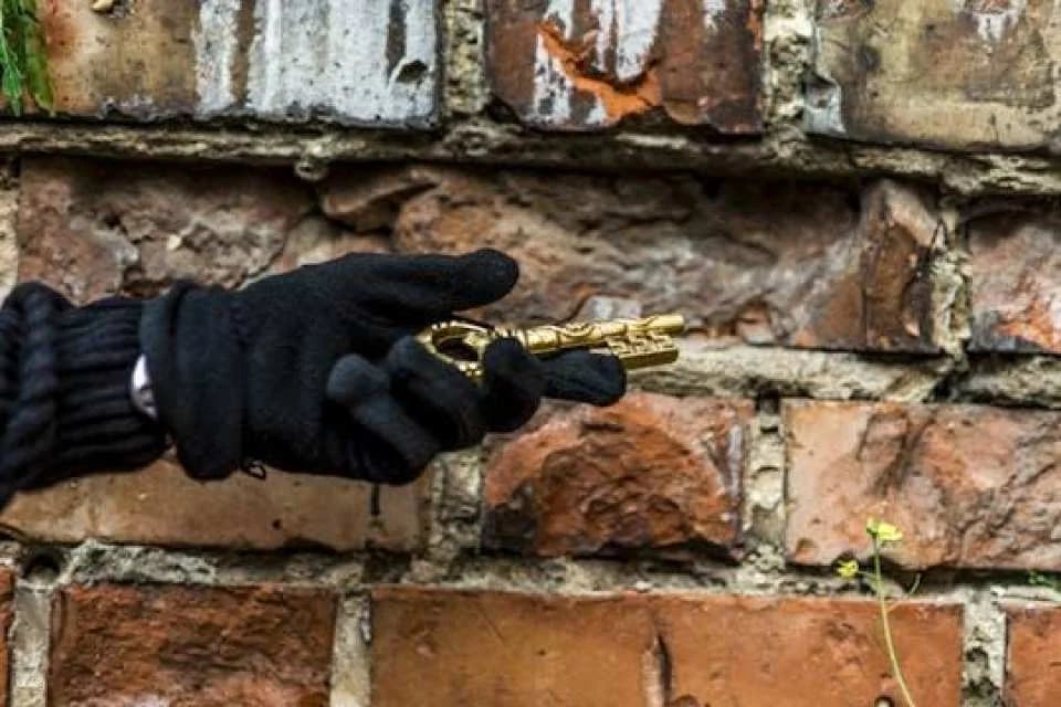 Interactive spy-themed city game with host-guide in Kraków's Old Town