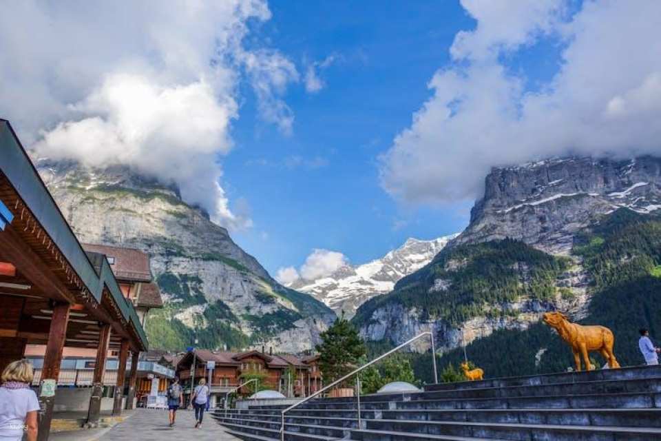 Interlaken art and culture tour with a local